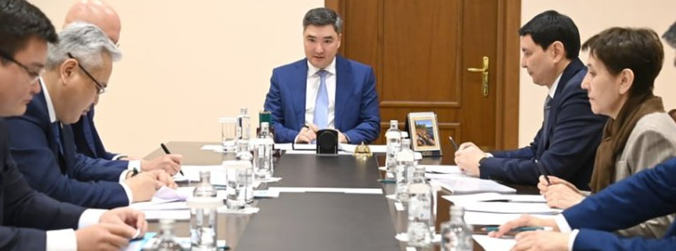 Олжас Бектенов сообщил о масштабных изменениях в системе закупа лекарств в Казахстане