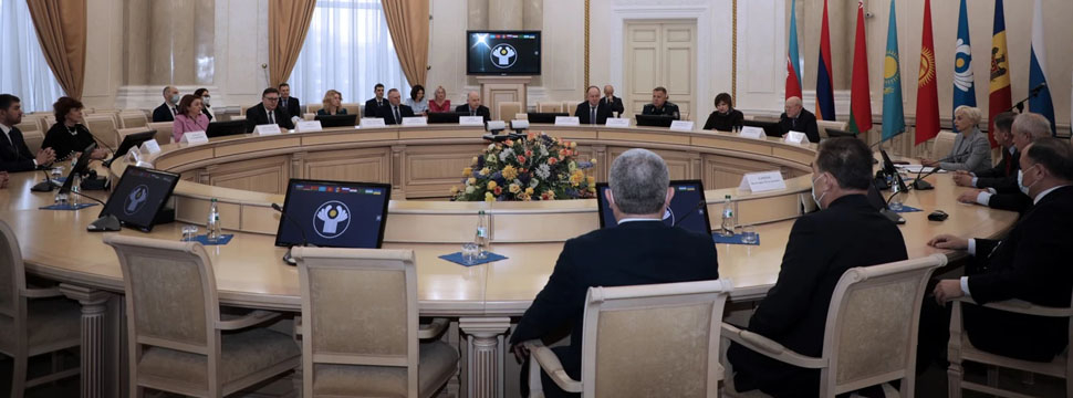 Единый подход к медстрахованию трудовых мигрантов формируют в СНГ